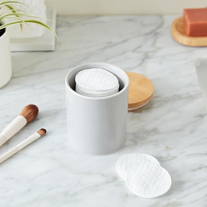 Amazon Basics Hypoallergenic 100% Cotton Rounds for Makeup Removal and Skincare, 600 Count, 6 Packs of 100 Count